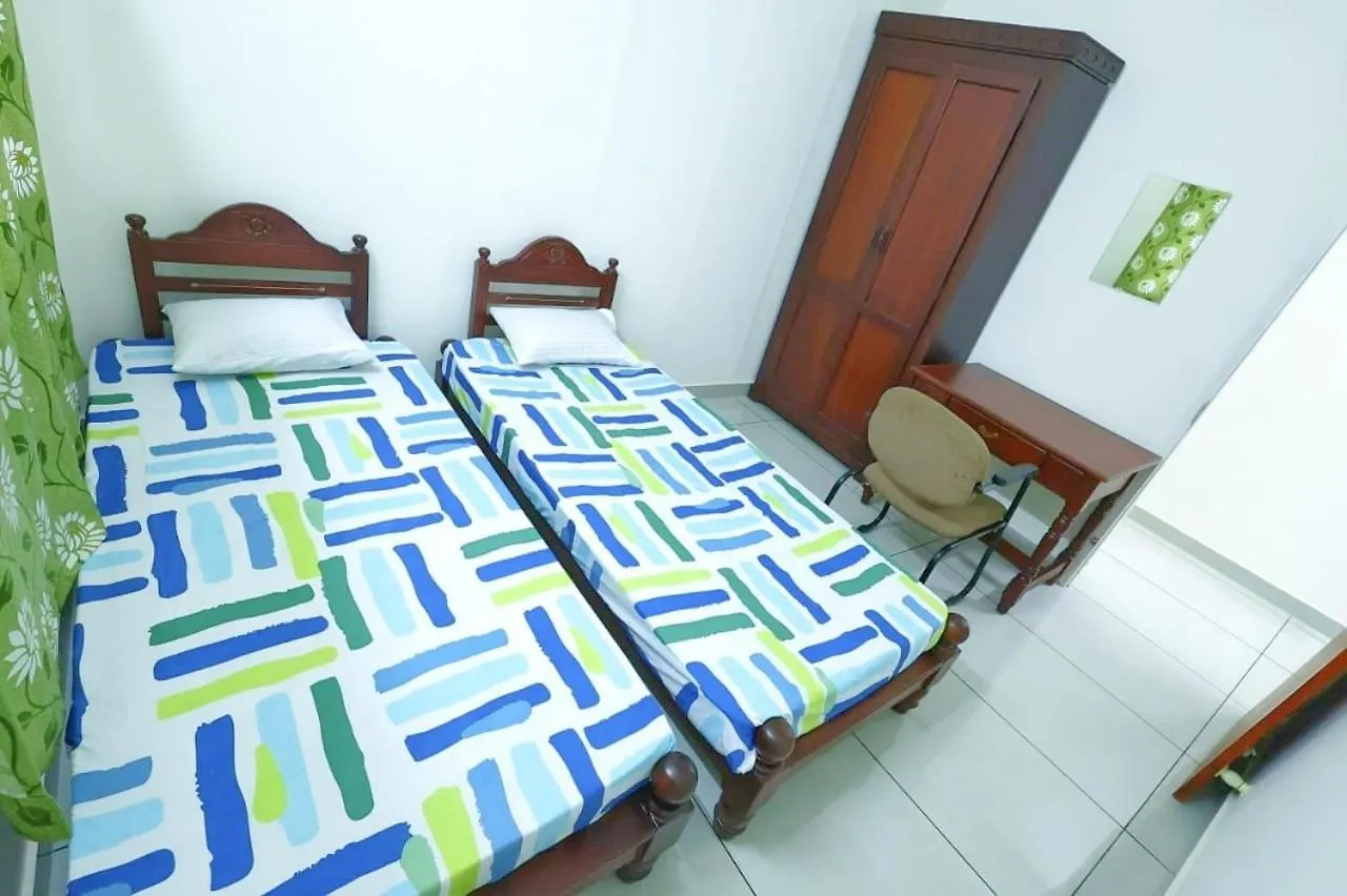 Kallungal Square - Edapally Kochi Lodge